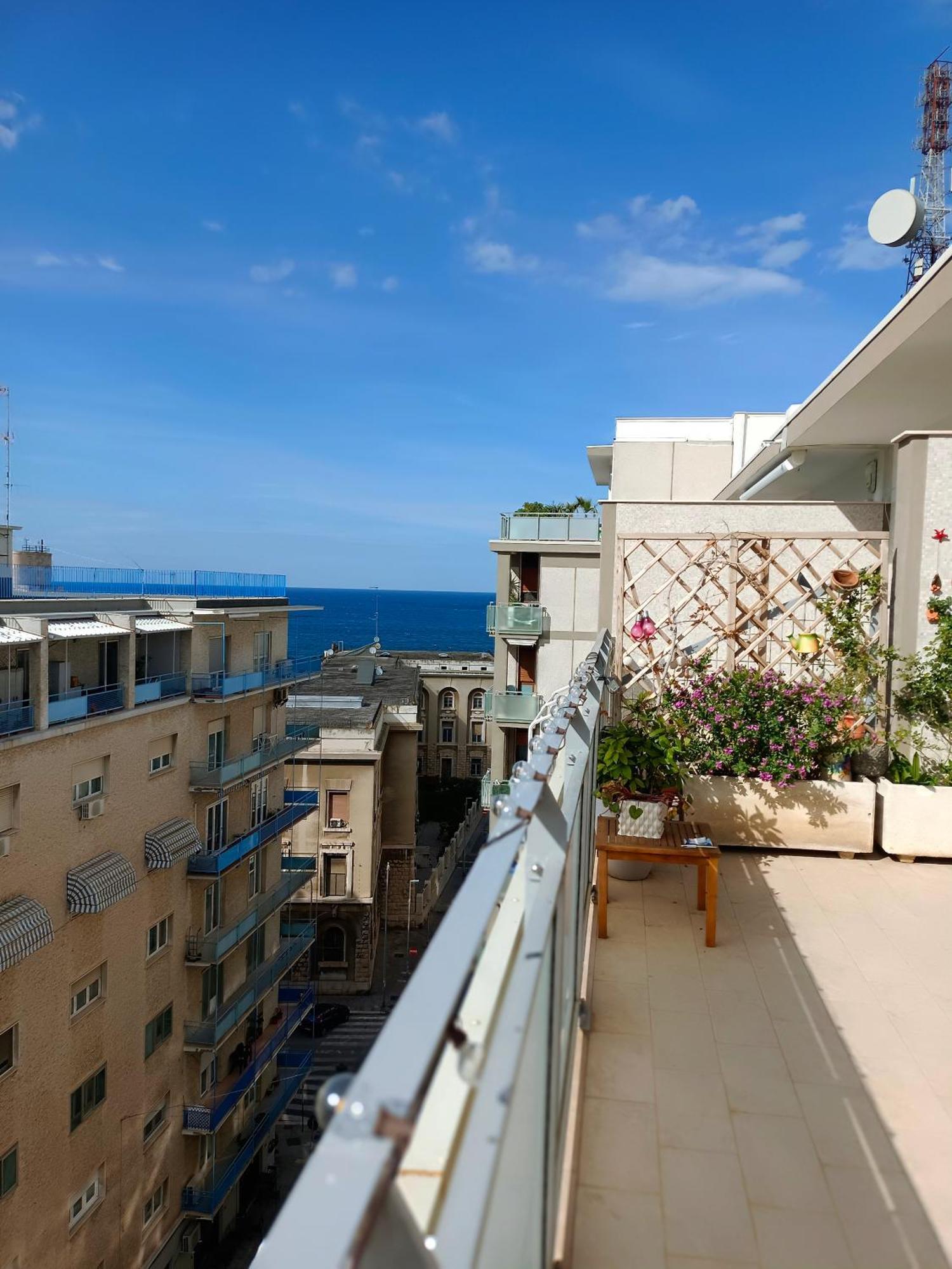 La Dimora Vista Mare Apartment Бари Екстериор снимка